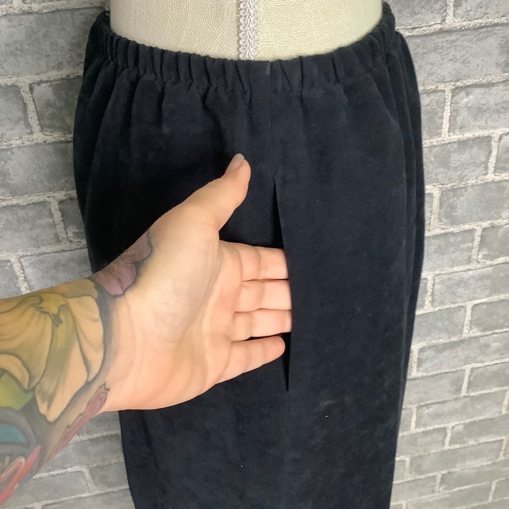 Scalloped Edge Faux Suede Skirt - Picture 4 of 6